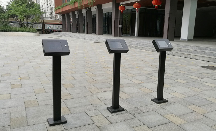 OA1000 Pro 家長接送安保管理系統(tǒng)終端支持有線網(wǎng)絡(luò)、Wifi、U盤等數(shù)據(jù)傳輸方式，輕松勝任各種復(fù)雜通訊環(huán)境。